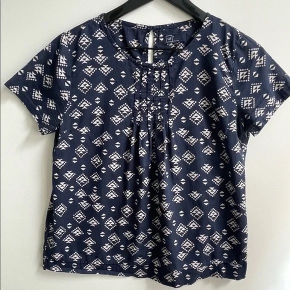 GAP · NAVY PINTUCK PRINTED SHORT SLEEVE - SIZE S - Picture 2 of 9